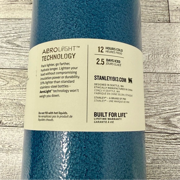 NWT- Stanley The Aerologht IceFlow Bottle in Deep Blue 24oz - Picture 10 of 10